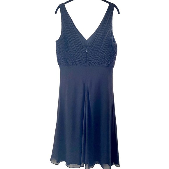 Chiffon Overlay Ruched Slimming Flowy Swing Midi Dress. - Picture 6 of 7